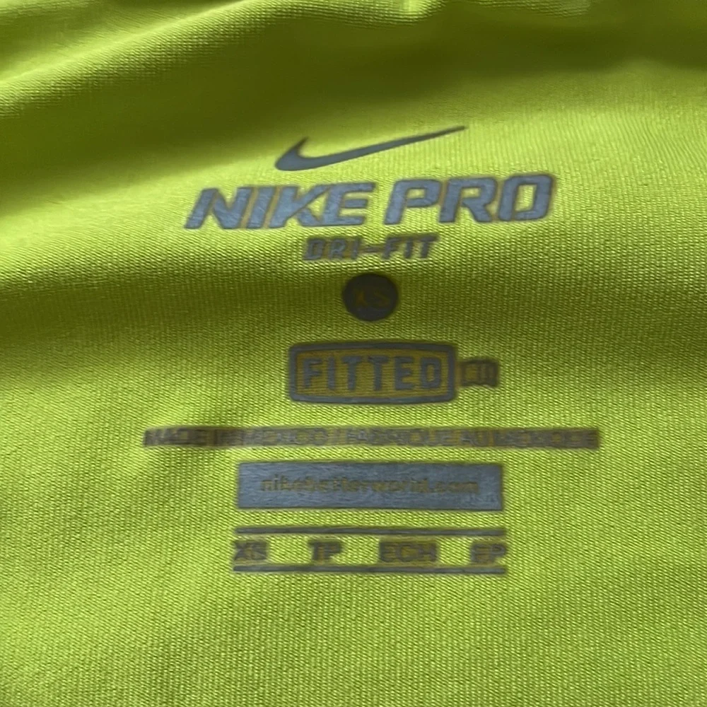 Women’s Nike Pro Shirt